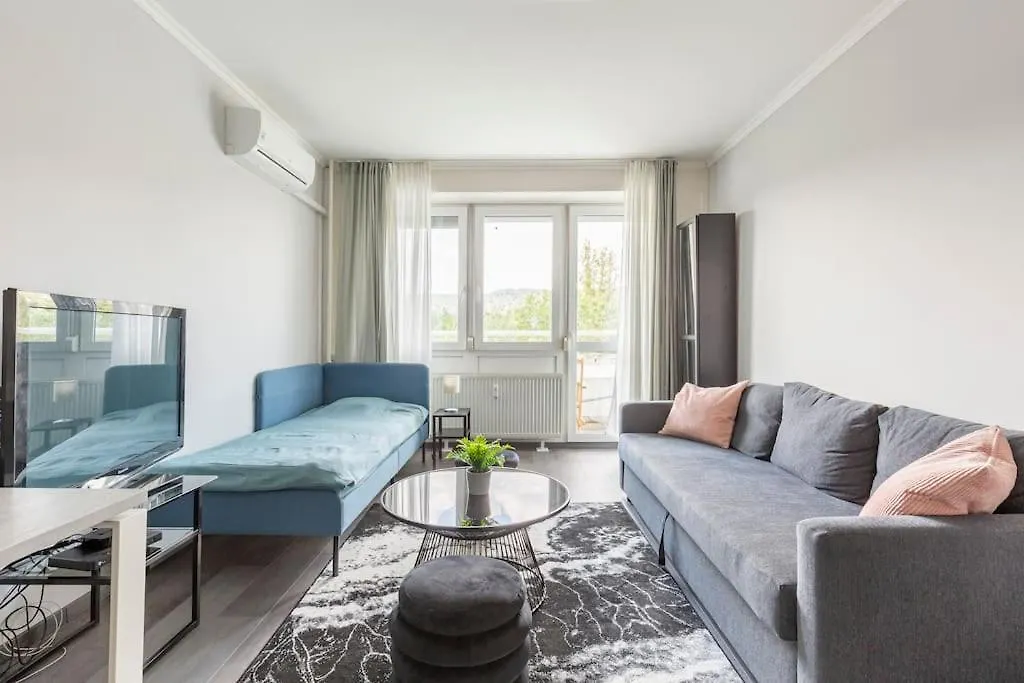 Lovely 1 Bedroom Flat - Gazdagret Budapest Hungría